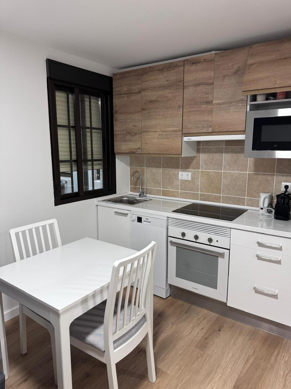 Apartamentos Lavandeira By Bebalmy Viveiro Bagian luar foto