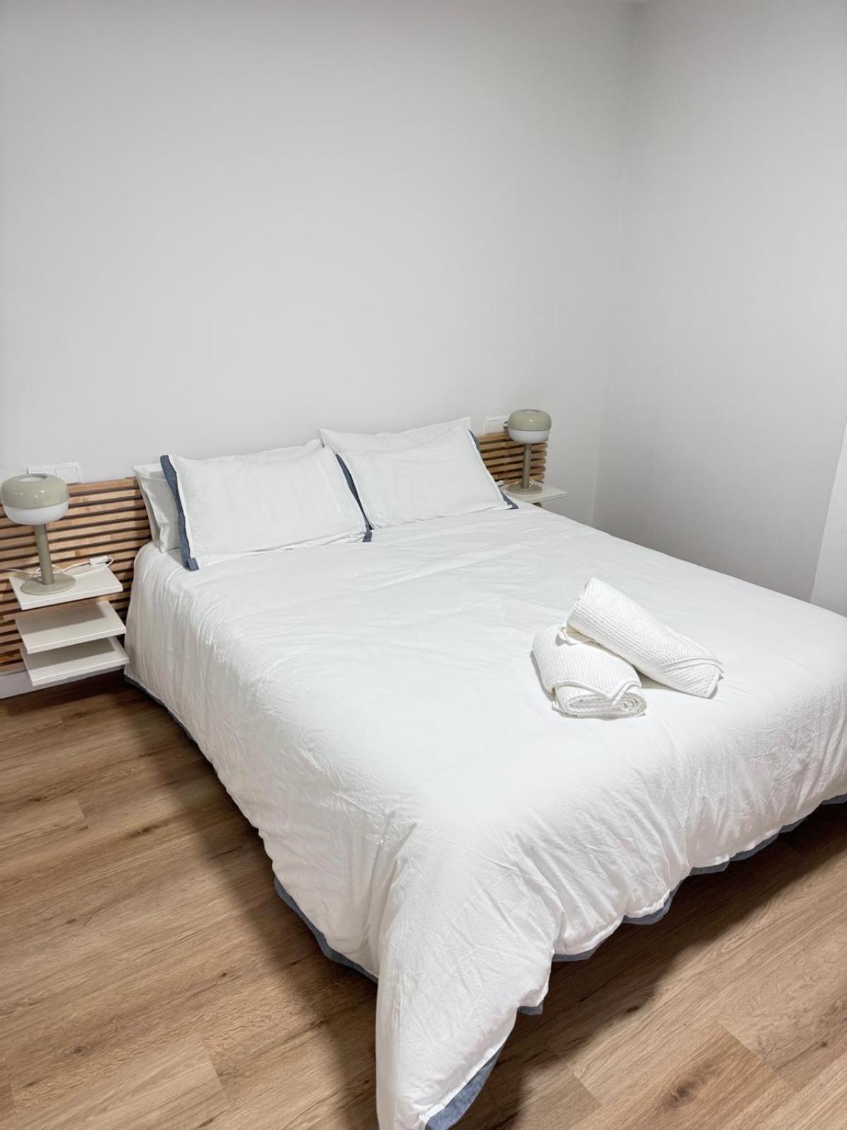 Apartamentos Lavandeira By Bebalmy Viveiro Bagian luar foto
