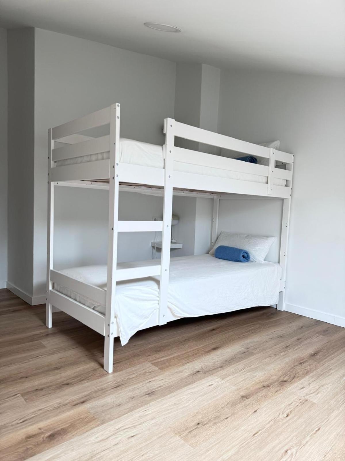 Apartamentos Lavandeira By Bebalmy Viveiro Bagian luar foto