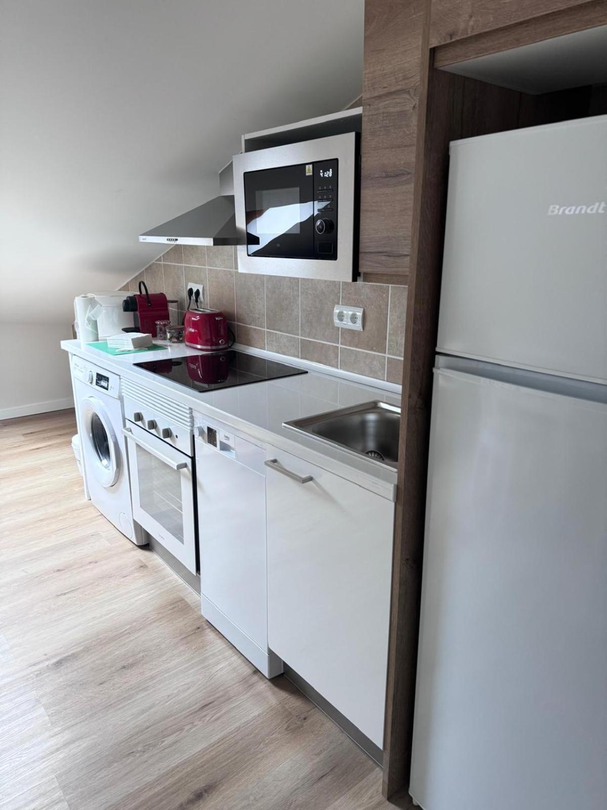 Apartamentos Lavandeira By Bebalmy Viveiro Bagian luar foto